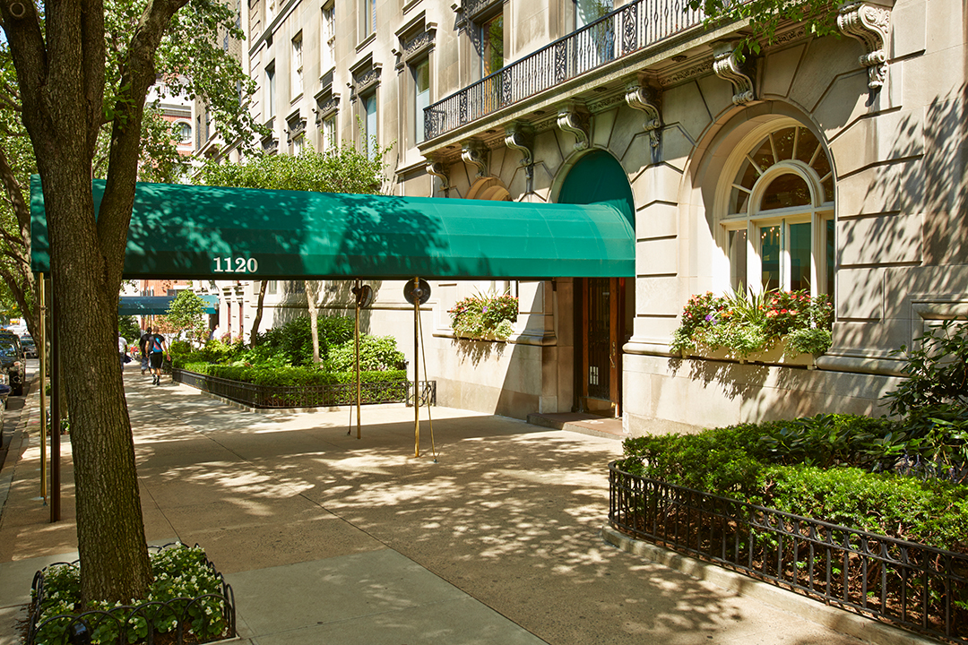 The Longtime Fifth Avenue Apartment Of Fdr And Eleanor Roosevelts Granddaughter Lists For 7m Q