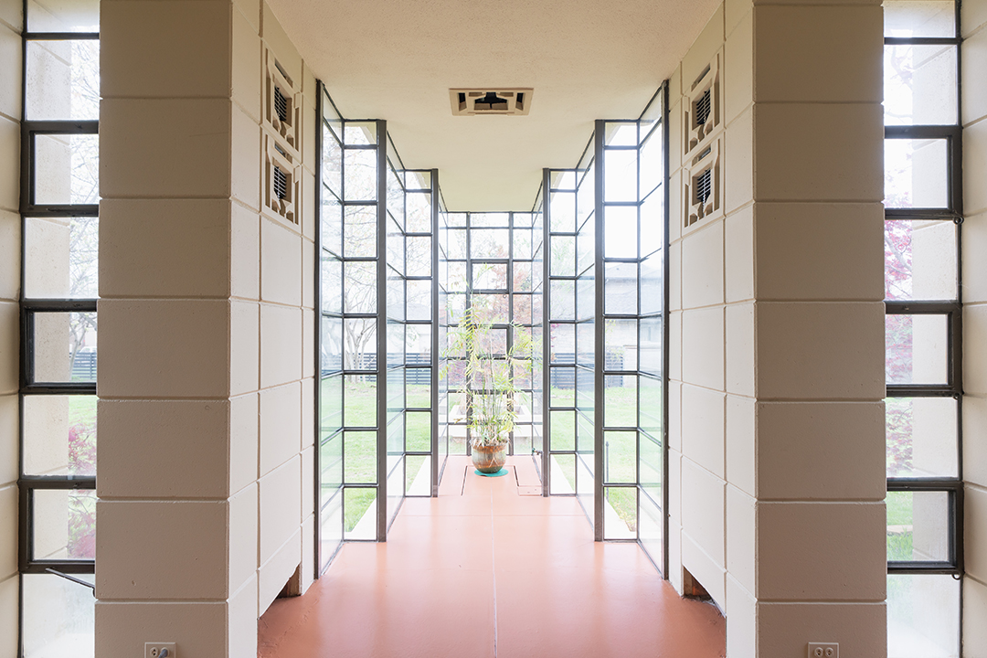 Rare Frank Lloyd Wright Concrete Masterpiece Lists In The Midwest For 8m S