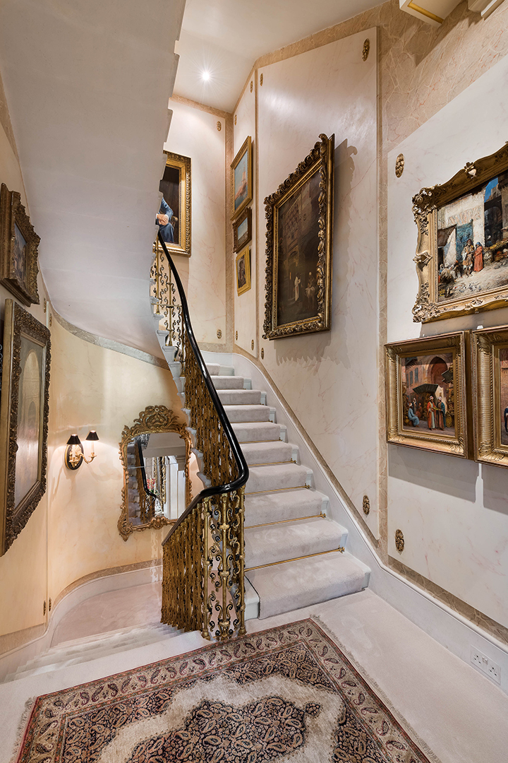 The Greek Royal Familys Former Eaton Square Mansion Seeks 39 5m Eatonsquaremainstaircaseawinship