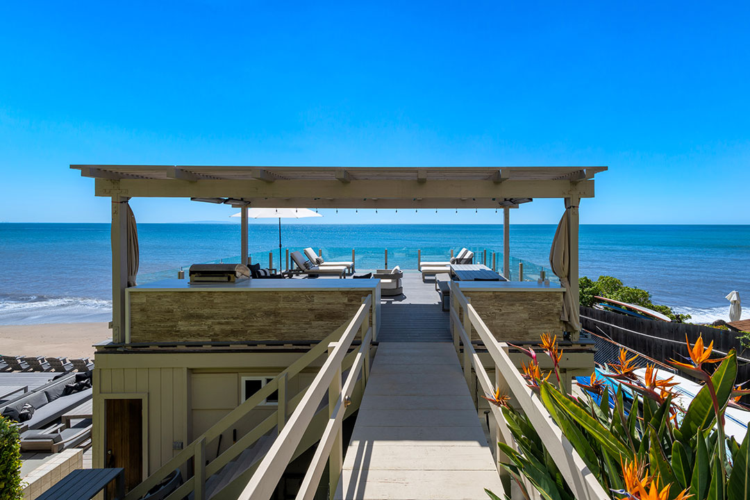 30 Chris Chelios Covered Deck