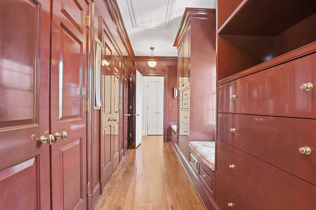 Tour A Custom Built Colonial In Greenwich Asking 8 8m R