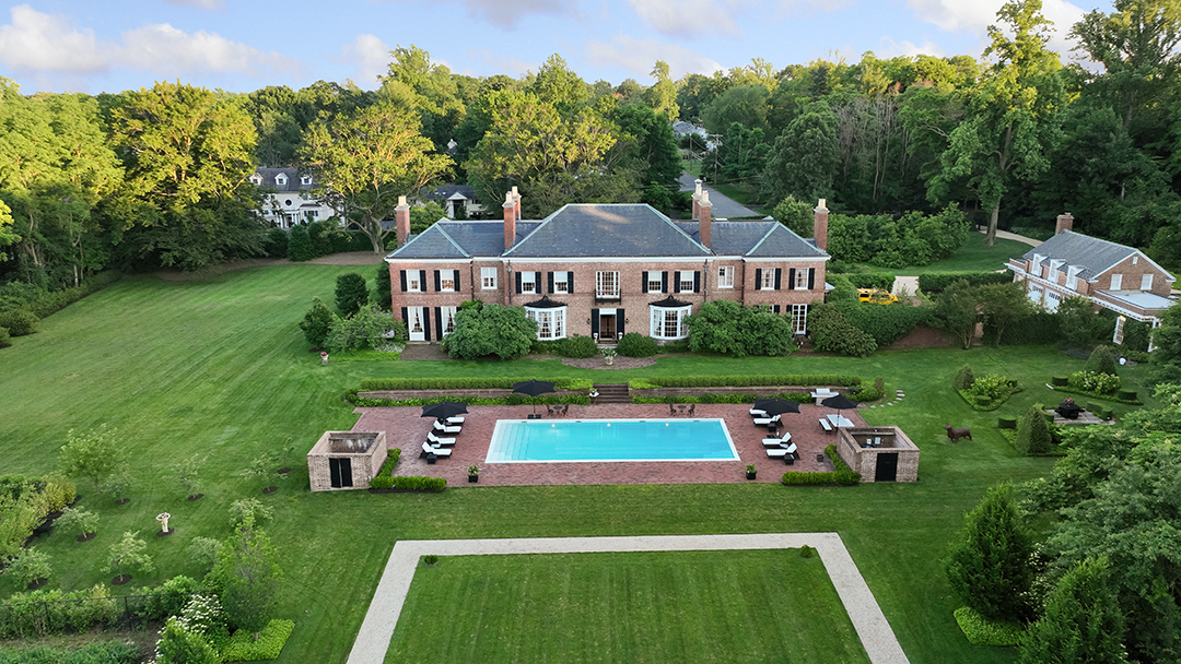 Storied Beechwood Manor Along New Yorks Gold Coast Lists For Close To 8m C