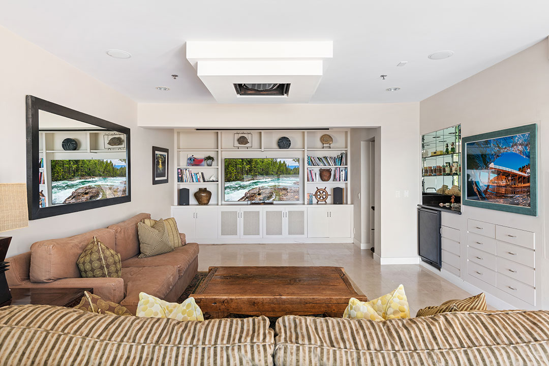 26 Chris Chelios Media Room