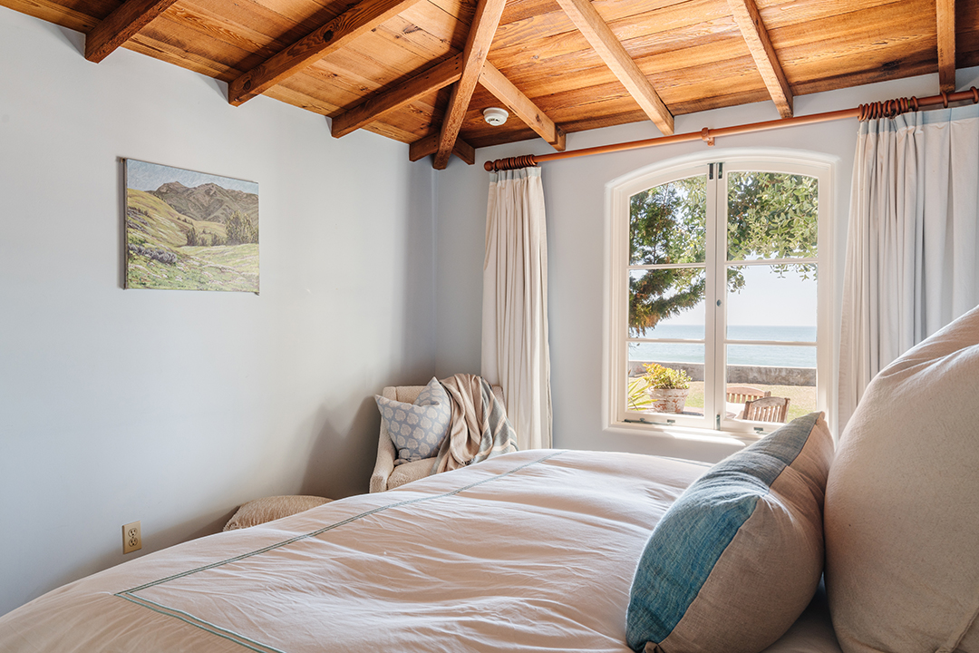 Actor Anthony Edwards Asks 6 5m For His Oceanfront Dana Point Vacation Home 13145 Beach Hires 3