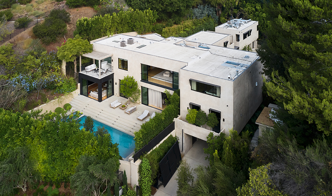 Kylie Jenner And Travis Scott Give Their Stylish Beverly Hills Home A Price Cut 1317 Delresto Fullres 37
