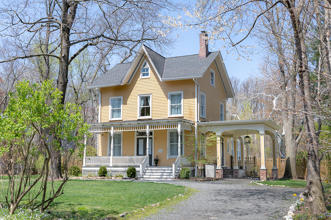 This Snedens Landing Charmer With Ties To Bill Murray And Uma Thurman Wants 2m W