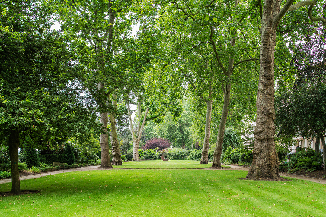The Greek Royal Familys Former Eaton Square Mansion Seeks 39 5m Eatonsquareresidentsonlygardenslowerres