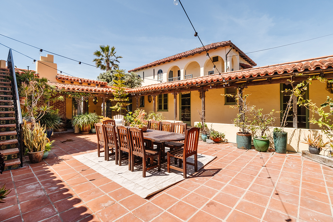 Actor Anthony Edwards Asks 6 5m For His Oceanfront Dana Point Vacation Home Zzzz