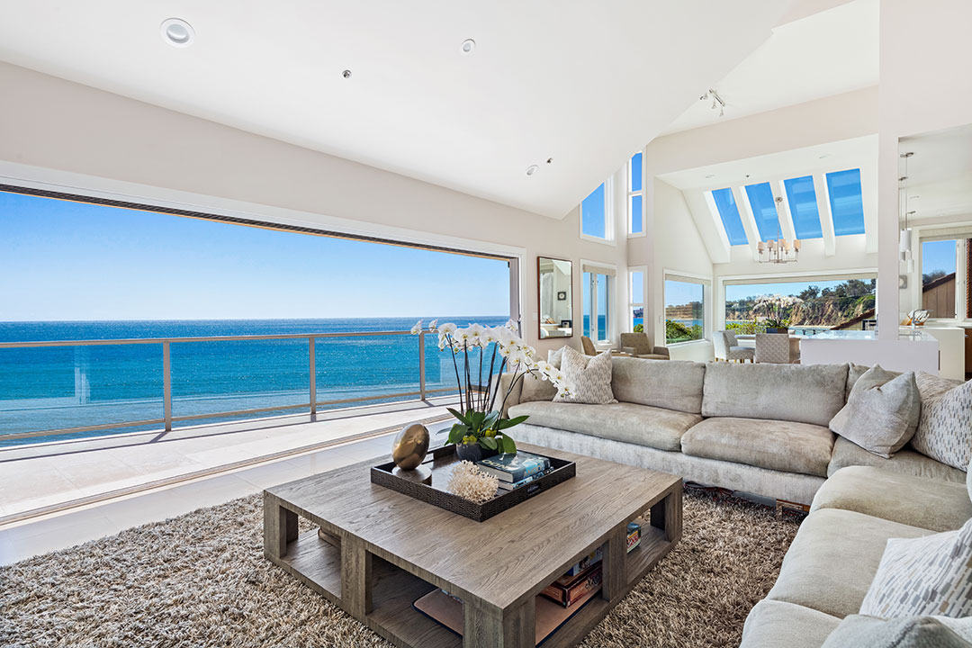 6 Chris Chelios Living Room View