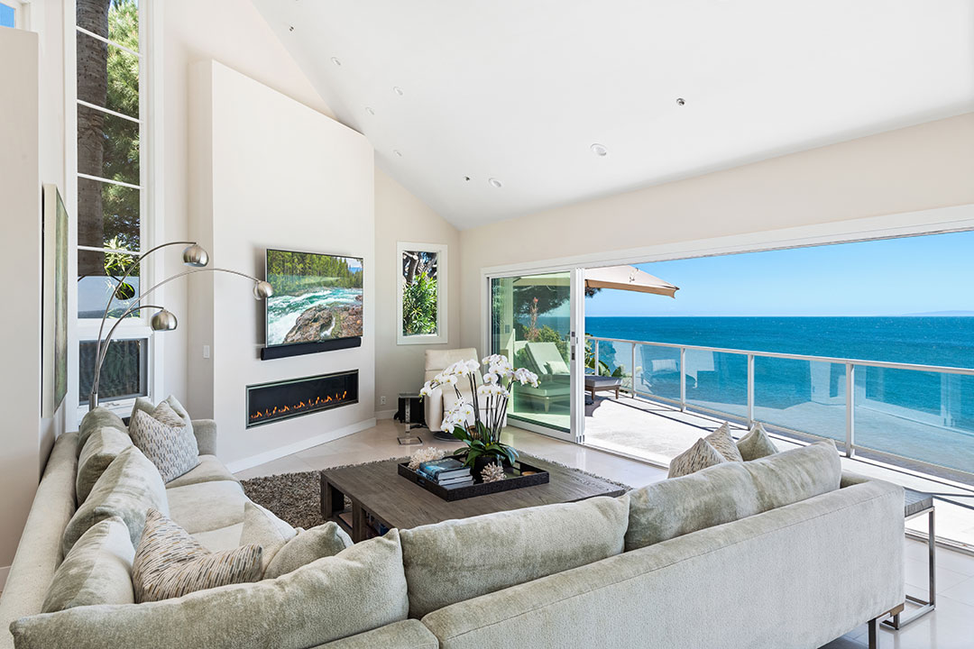 5 Chris Chelios Living Room