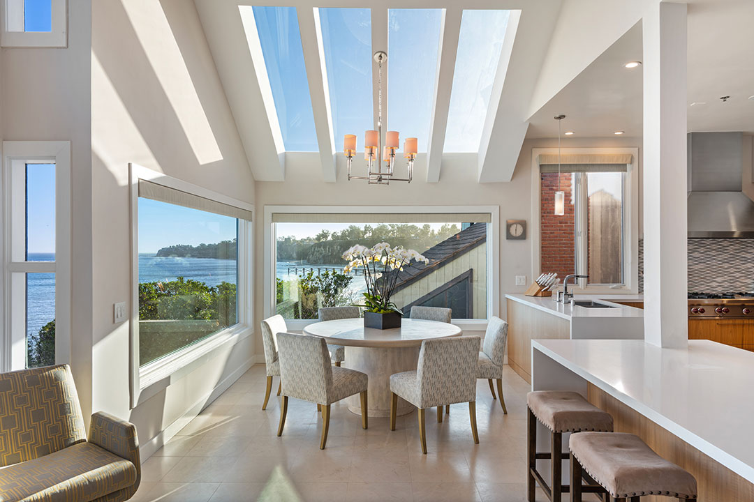 13 Chris Chelios Breakfast Nook