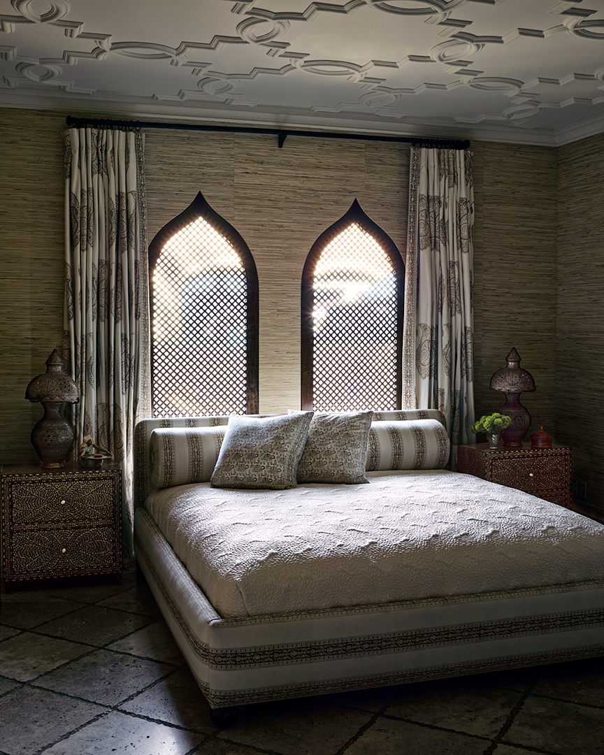 Cher Relists Her Dramatic Mediterranean Style Malibu Home For 75m Mlb Cher29932