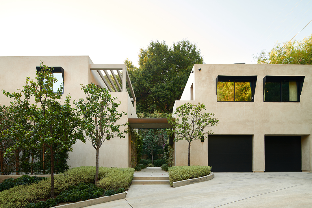 Kylie Jenner And Travis Scott Give Their Stylish Beverly Hills Home A Price Cut 1317 Delresto Fullres 34