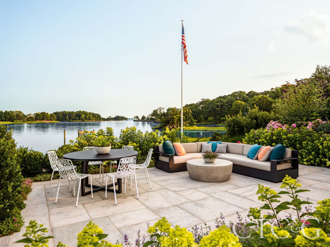 Georgian Revivial House In Connecticut