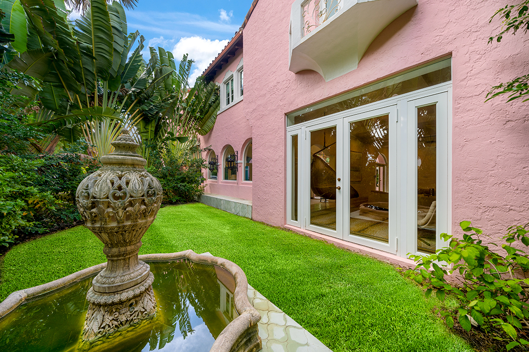 Step Inside An Unforgettable Colorful Home In Miami Beach W