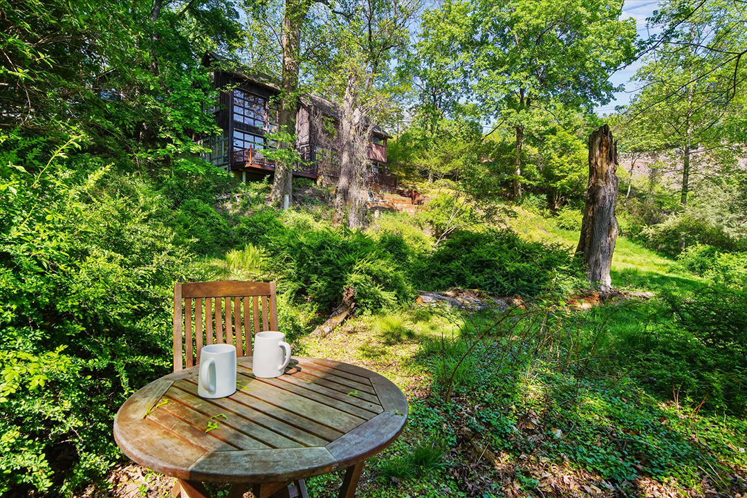 The Longtime Retreat Of Great American Artist Jasper Johns Asks 600000 In Stony Point Y