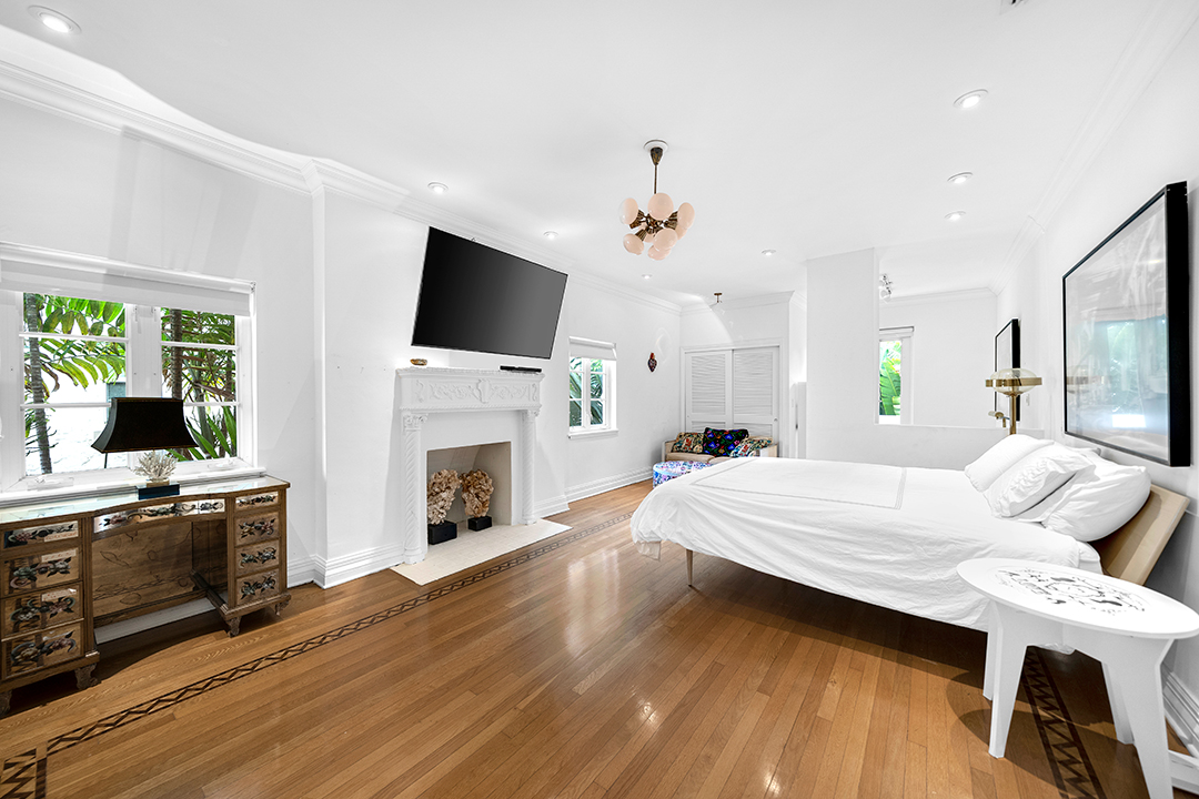 Step Inside An Unforgettable Colorful Home In Miami Beach Hh