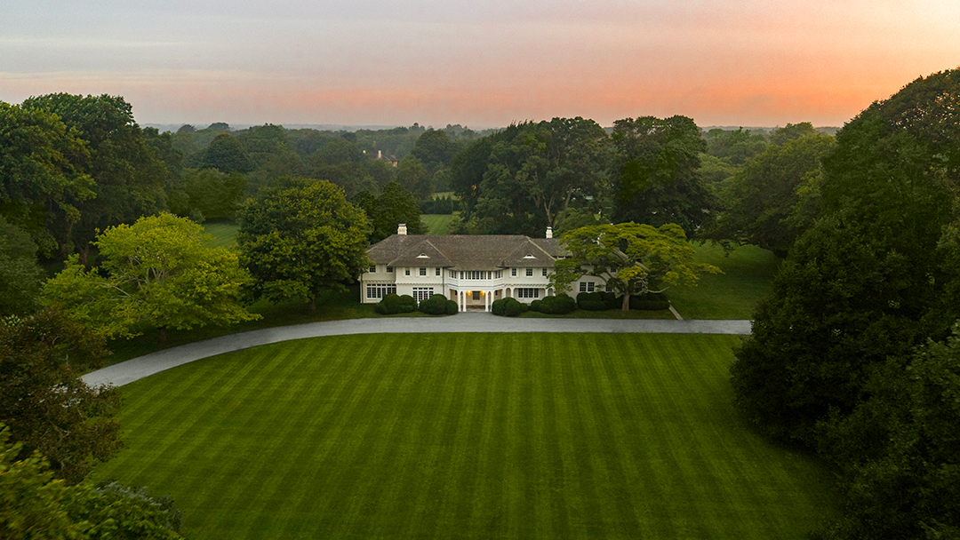 Jackie Kennedys Childhood Summer Home Lasata Looks For 55m In East Hampton B Geir Magnusson