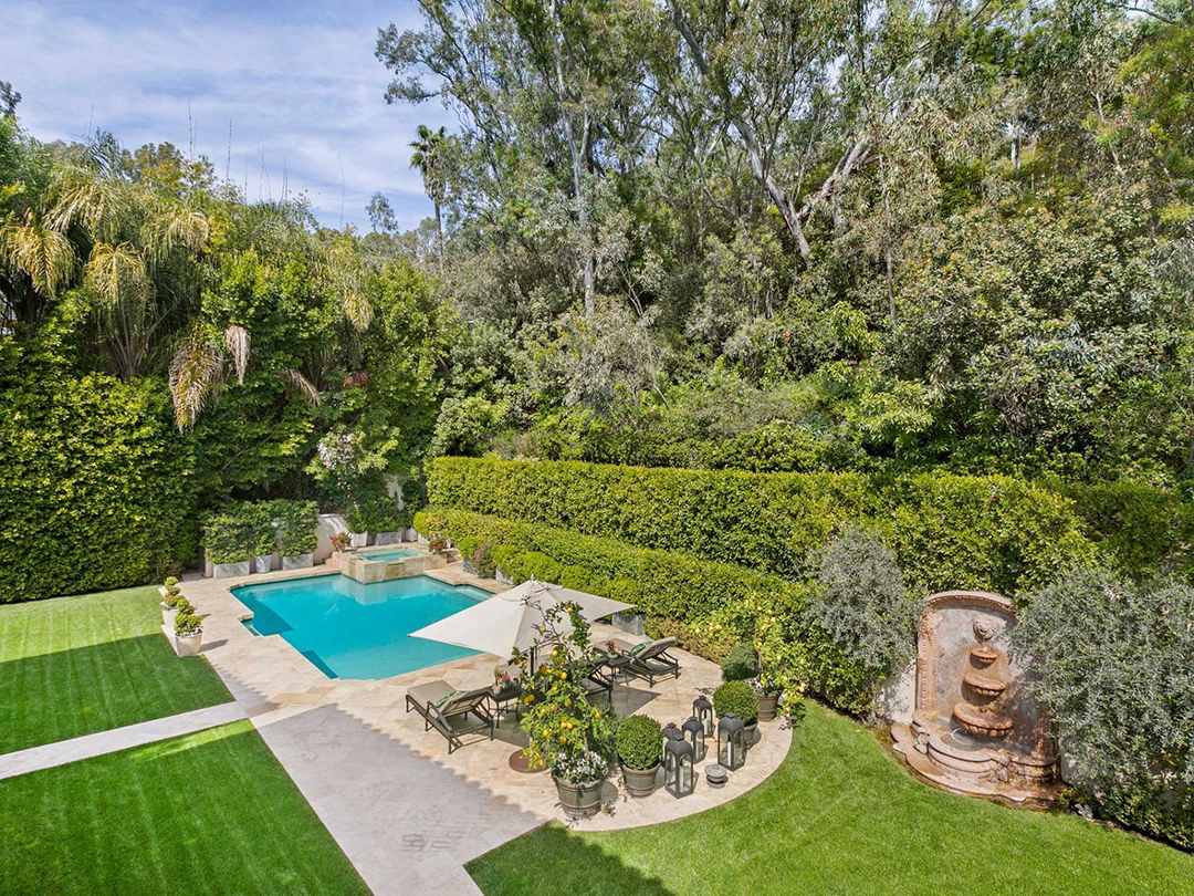 Sofia Vergaras Beautiful Beverly Hills Home Relists For 18m Zz