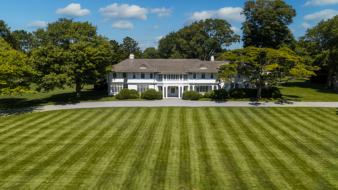 Jackie Kennedys Childhood Summer Home Lasata Looks For 55m In East Hampton E Geir Magnusson