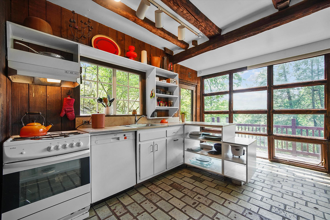 The Longtime Retreat Of Great American Artist Jasper Johns Asks 600000 In Stony Point F