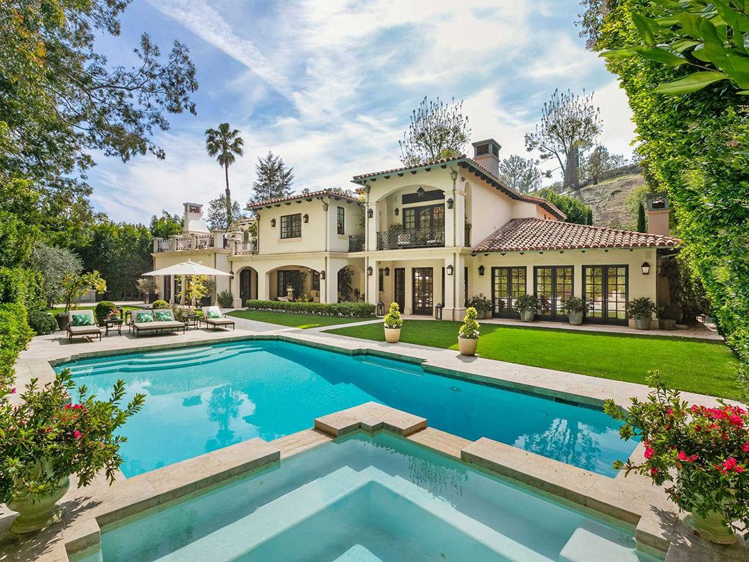 Sofia Vergaras Beautiful Beverly Hills Home Relists For 18m A