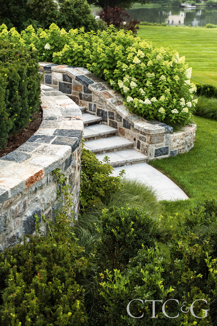 Georgian Revivial House In Connecticut