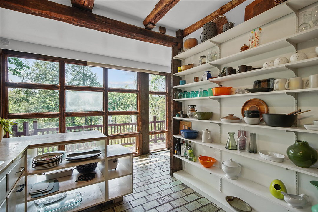 The Longtime Retreat Of Great American Artist Jasper Johns Asks 600000 In Stony Point G
