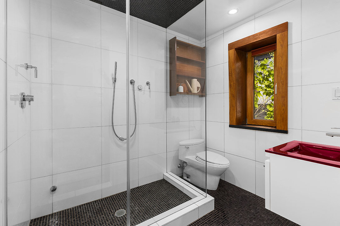 112 Waverly Place Bathroom