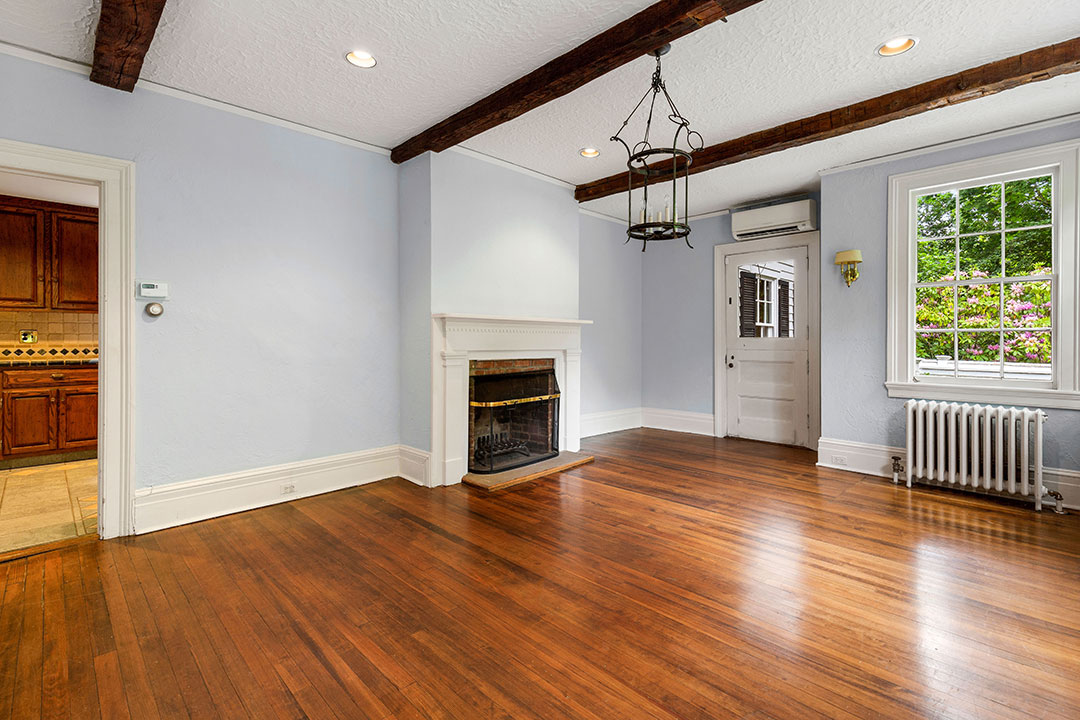 6 Andre Leon Talley Empty Dining Room