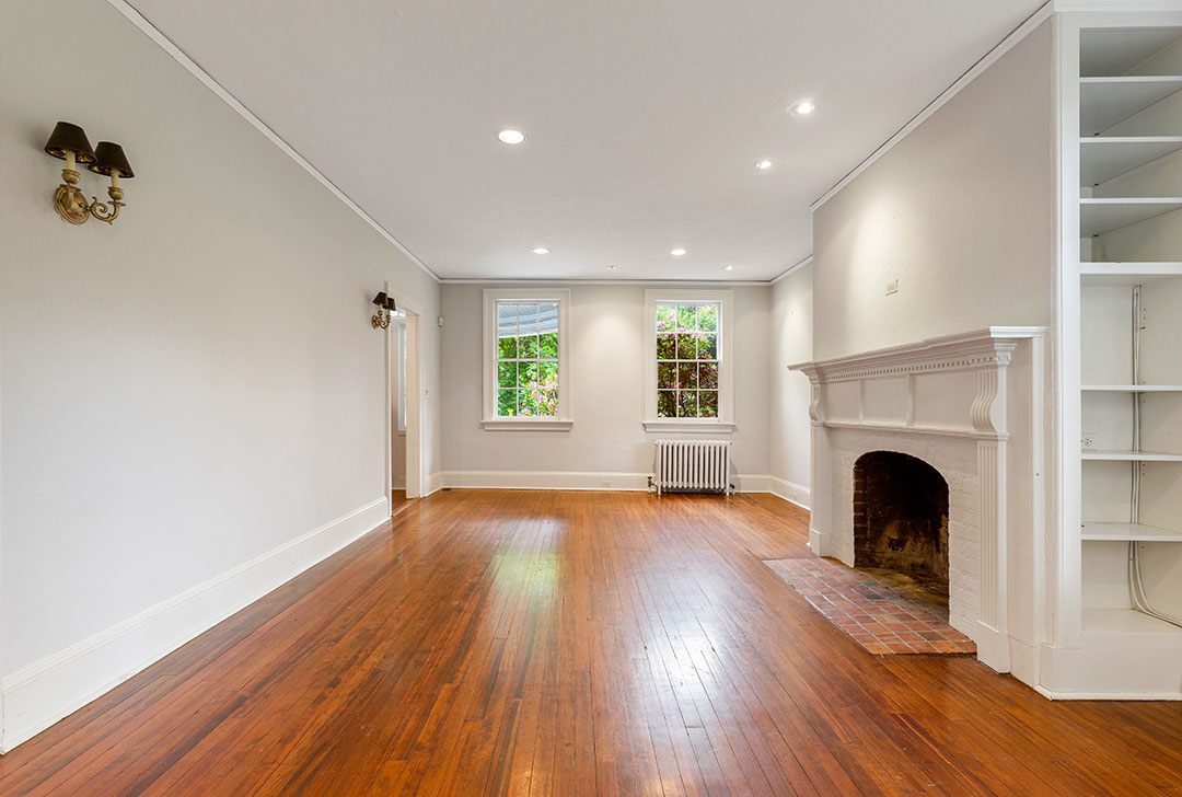 11 Andre Leon Talley Empty Living Room