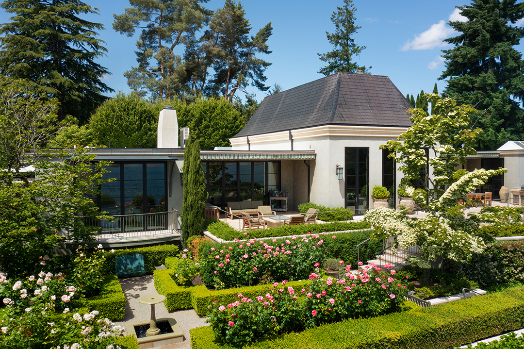 Explore A Sophisticated Lakefront Seattle Mansion Priced At 22 5m W