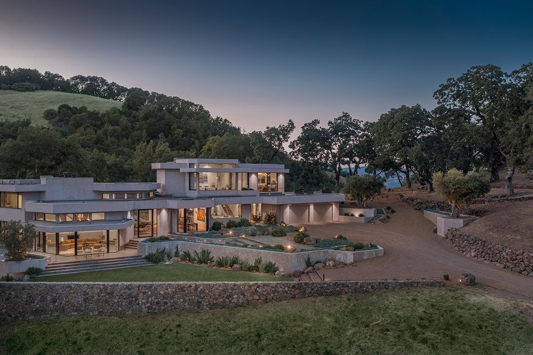 1 Decorist Founder Exterior