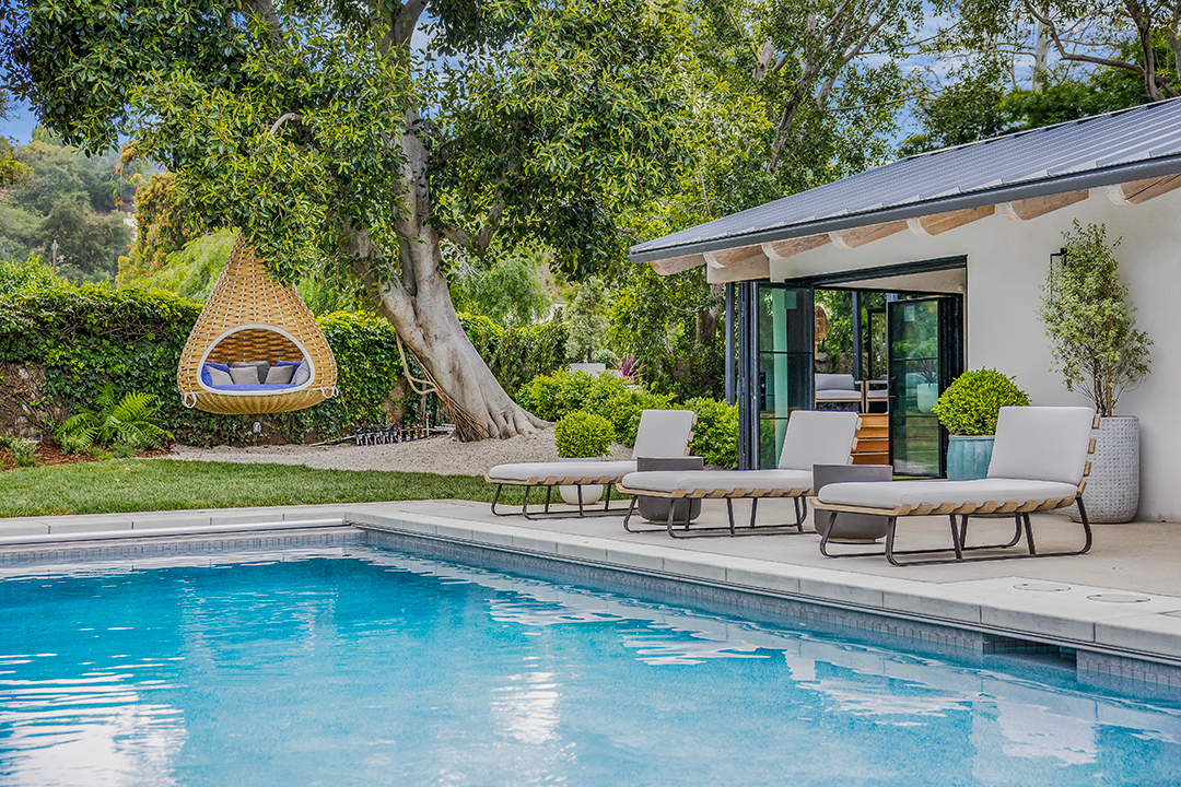 Renowned Record Producer Flips Pacific Palisades Property Listing It For 15m Zwwwww