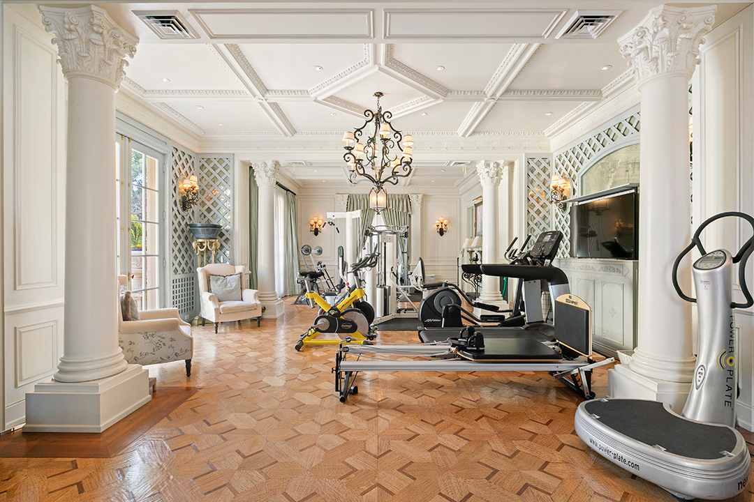 Rod Stewart Seeks 70m For A Richard Landry Designed English Country Estate In L A Wzzz