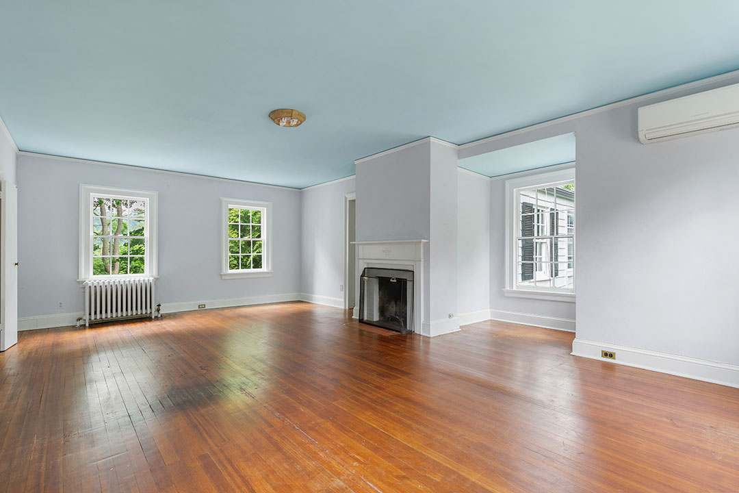 25 Andre Leon Talley Empty Bedroom