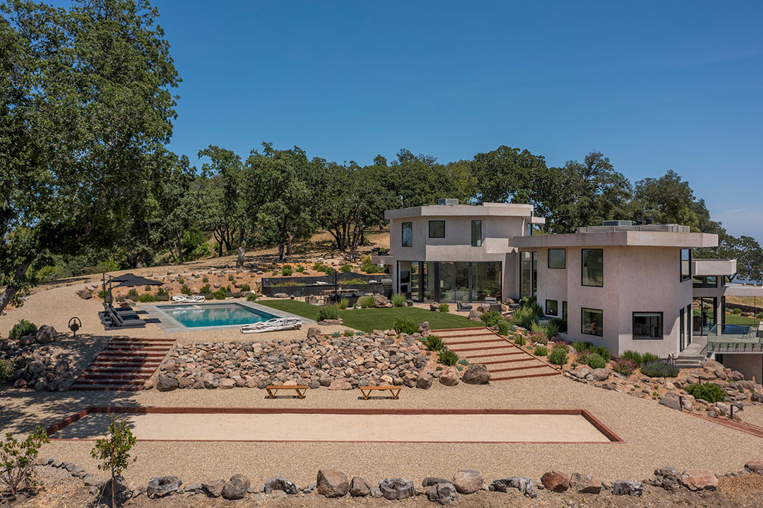 16 Decorist Founder Exterior Grounds