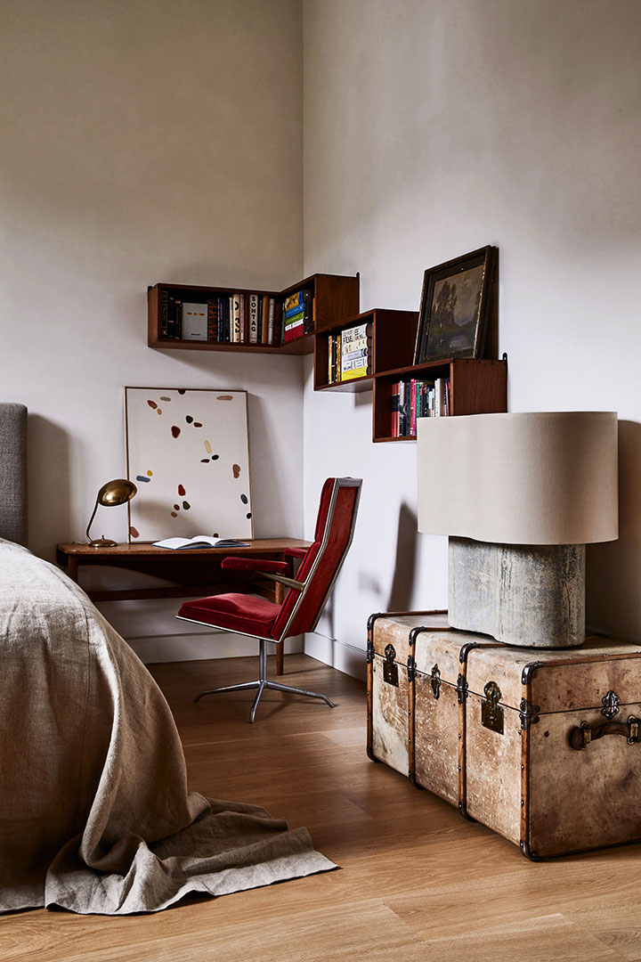 Tinder La Guestroom 2