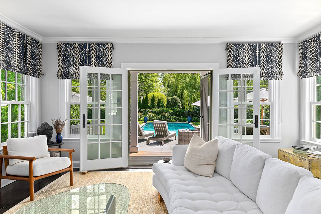 Southampton Living Room Backyard 5