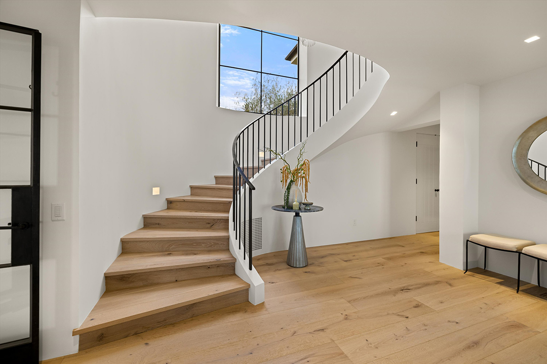 Ellen Degeneress Former Montecito Property Just Popped Up For Sale Asking 17 6m Q