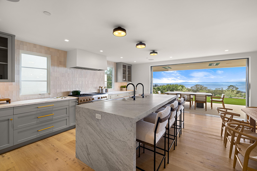 Ellen Degeneress Former Montecito Property Just Popped Up For Sale Asking 17 6m J