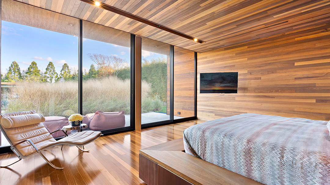 A Pr Pros Custom Built Bridgehampton Getaway Designed By Bates Masi Looks For 15 9m H