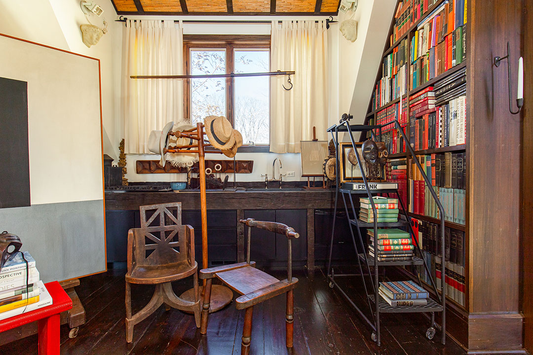 9 Garrison Bookshelf