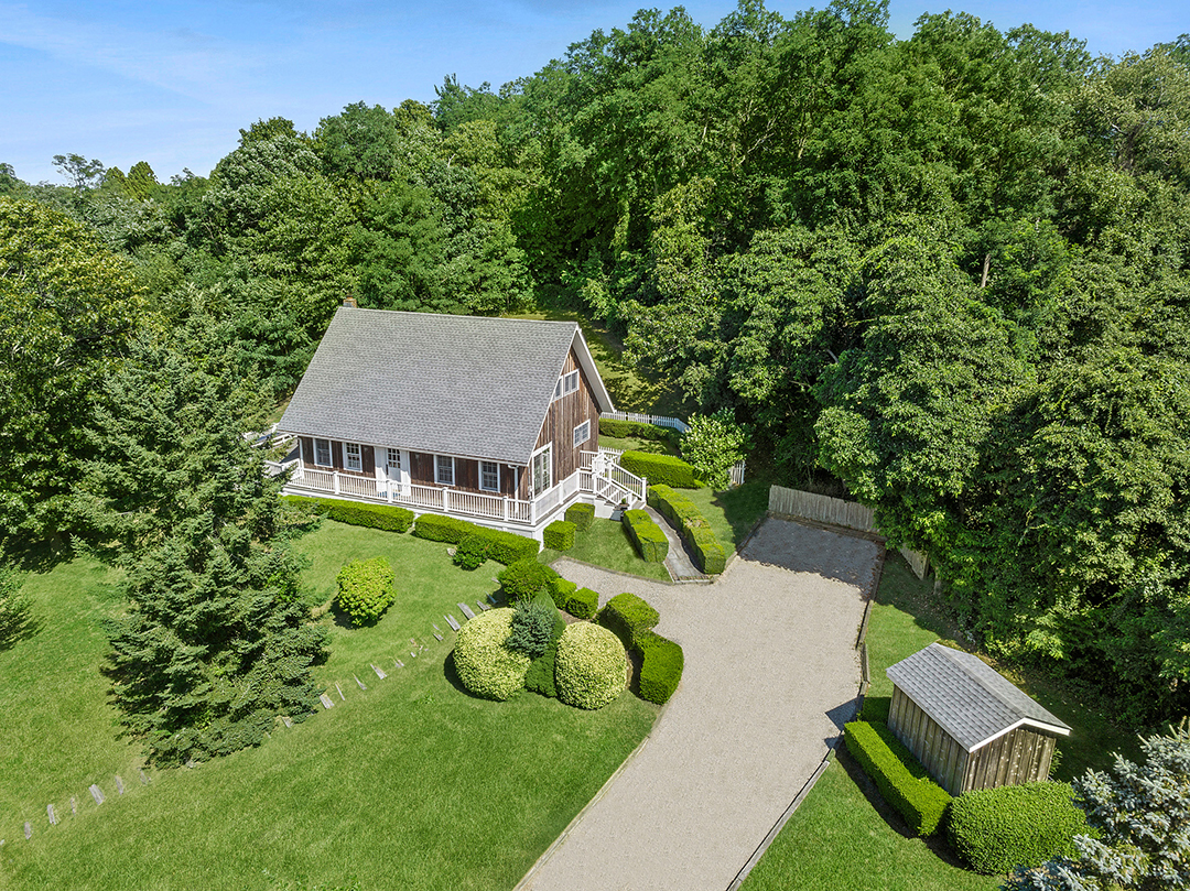 You Can Nab This Shelter Island Home With Charming Coastal Style For Under 1m A