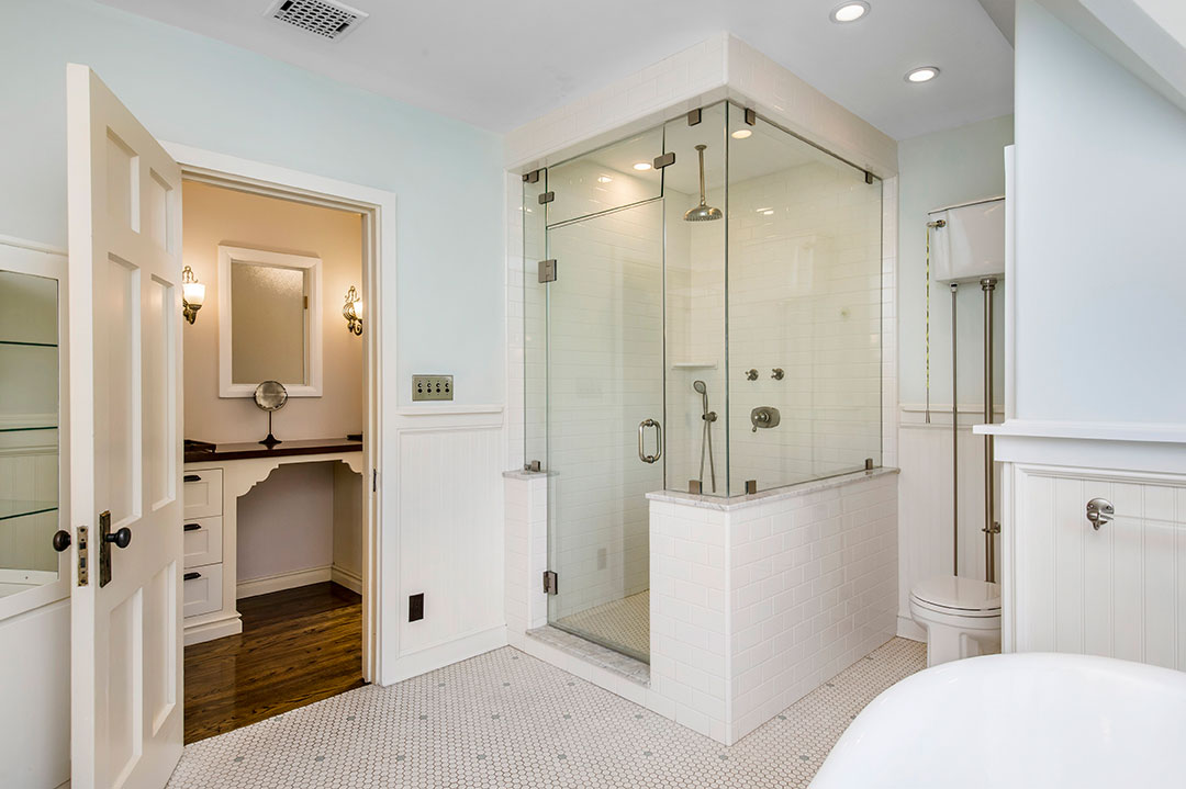 35 Walt Disney Bathroom