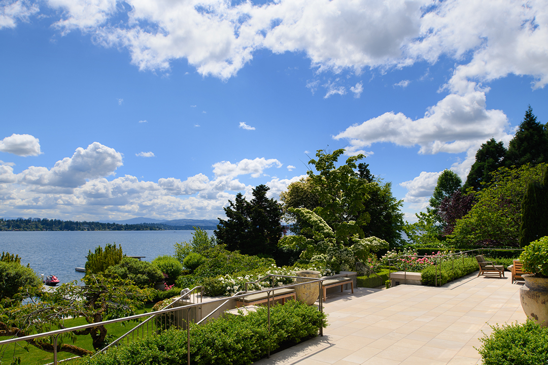 Explore A Sophisticated Lakefront Seattle Mansion Priced At 22 5m V