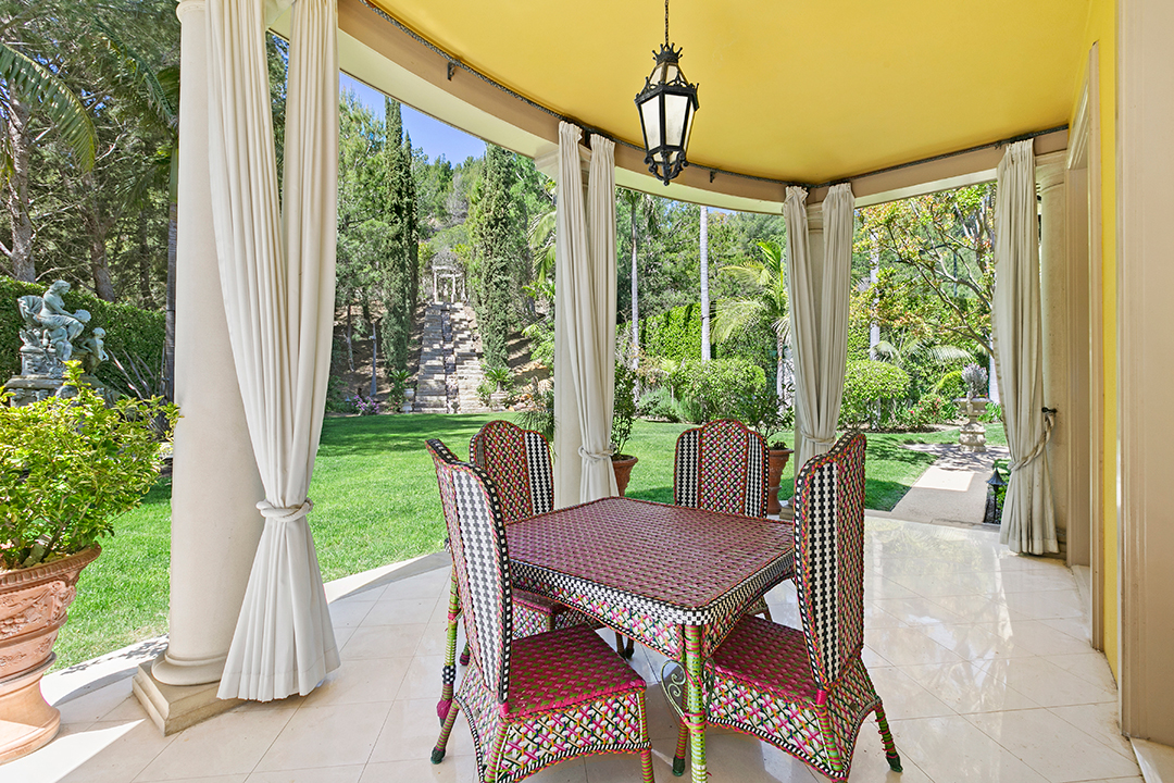 Rod Stewart Seeks 70m For A Richard Landry Designed English Country Estate In L A Zwwwww