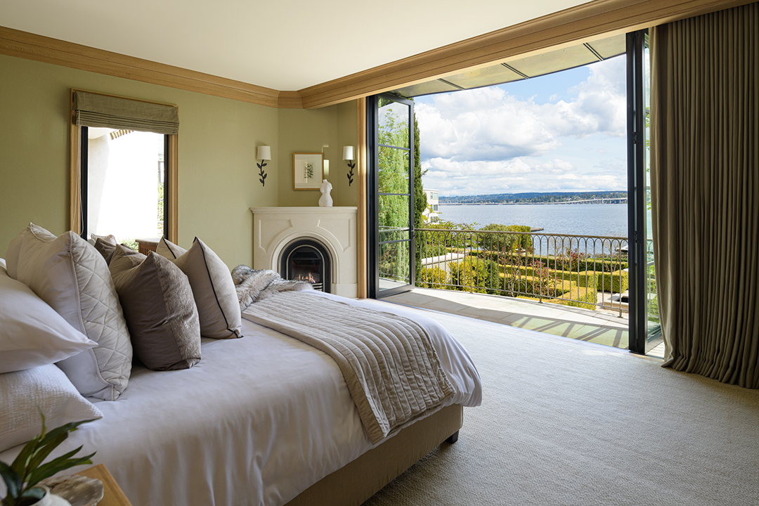 Explore A Sophisticated Lakefront Seattle Mansion Priced At 22 5m T