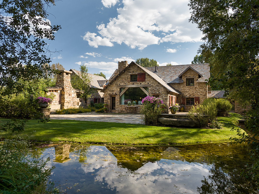 Explore A Stunning Wyoming Escape Priced At 22 5m Zzzzz