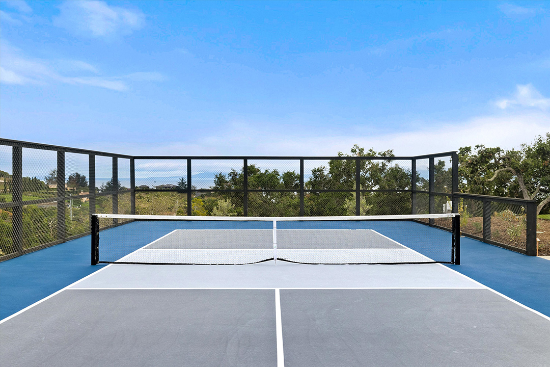 Ellen Degeneress Former Montecito Property Just Popped Up For Sale Asking 17 6m U